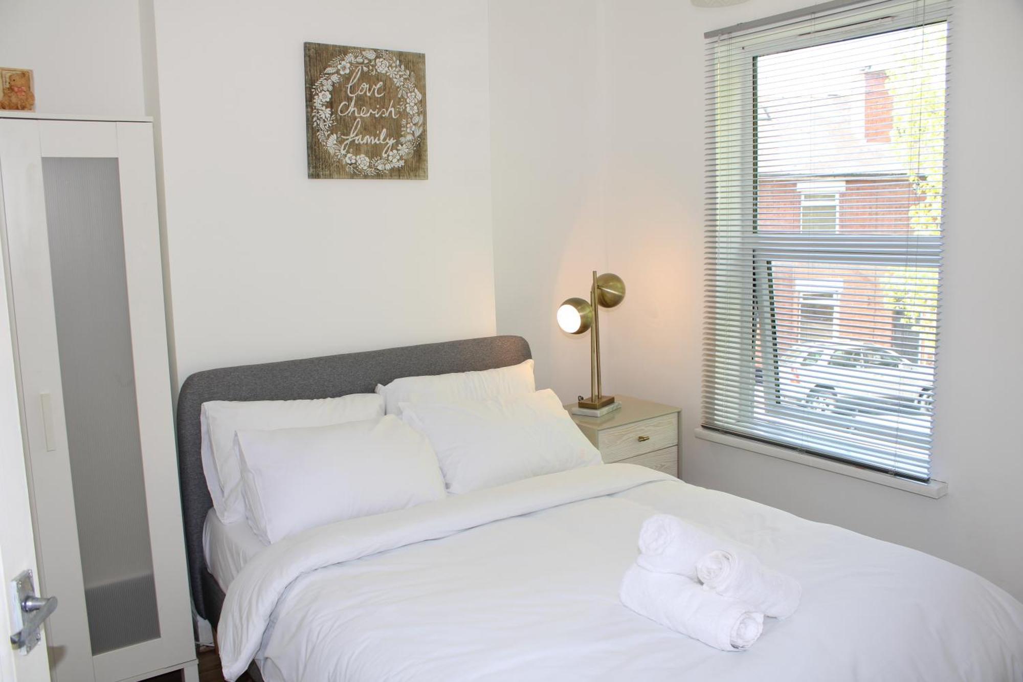 F2S Serviced Apartments 2Bedroom Terrace House With Free Wifi Netflix Suitable For Contractors Walking Distance To Train Station Derby Exterior foto