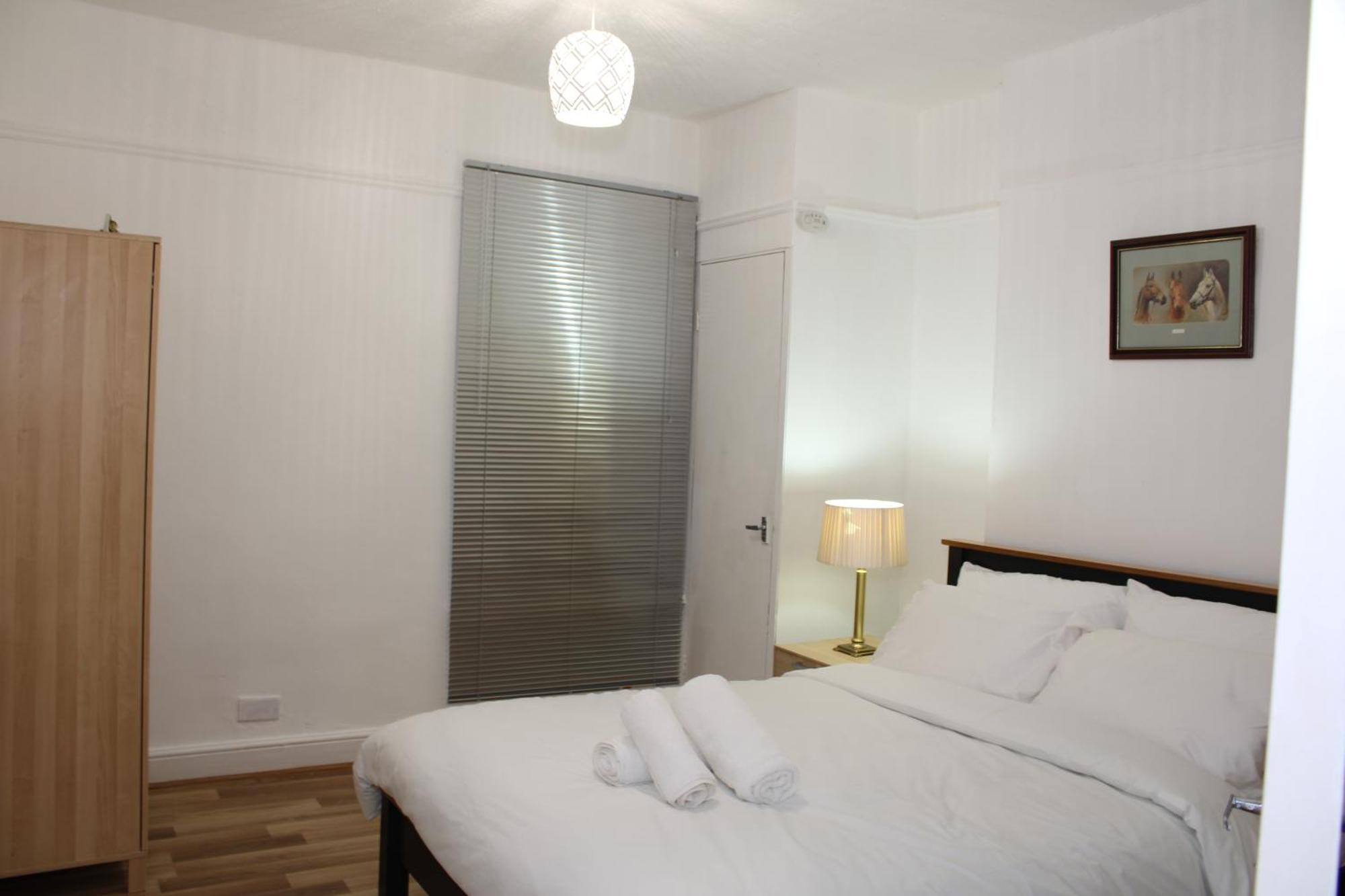 F2S Serviced Apartments 2Bedroom Terrace House With Free Wifi Netflix Suitable For Contractors Walking Distance To Train Station Derby Exterior foto