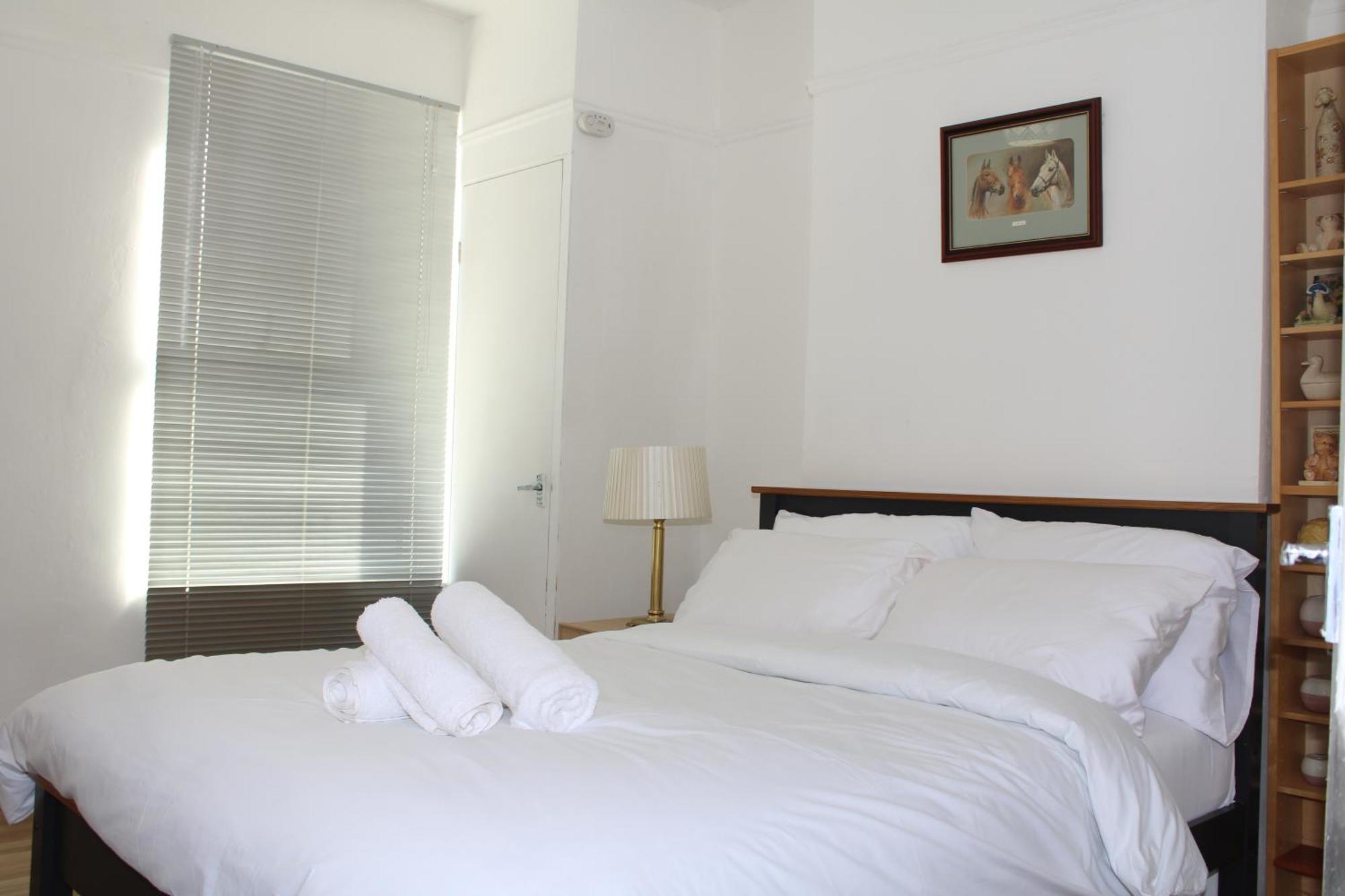 F2S Serviced Apartments 2Bedroom Terrace House With Free Wifi Netflix Suitable For Contractors Walking Distance To Train Station Derby Exterior foto