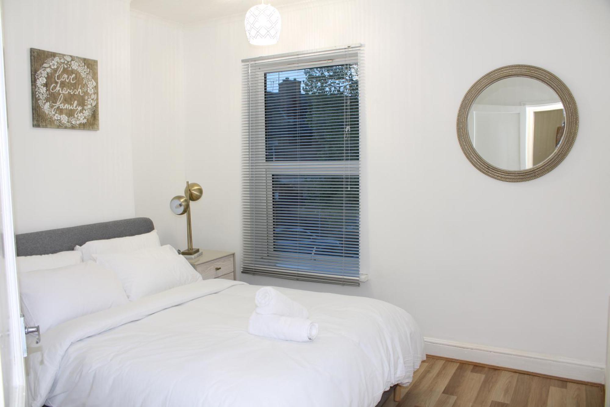 F2S Serviced Apartments 2Bedroom Terrace House With Free Wifi Netflix Suitable For Contractors Walking Distance To Train Station Derby Exterior foto