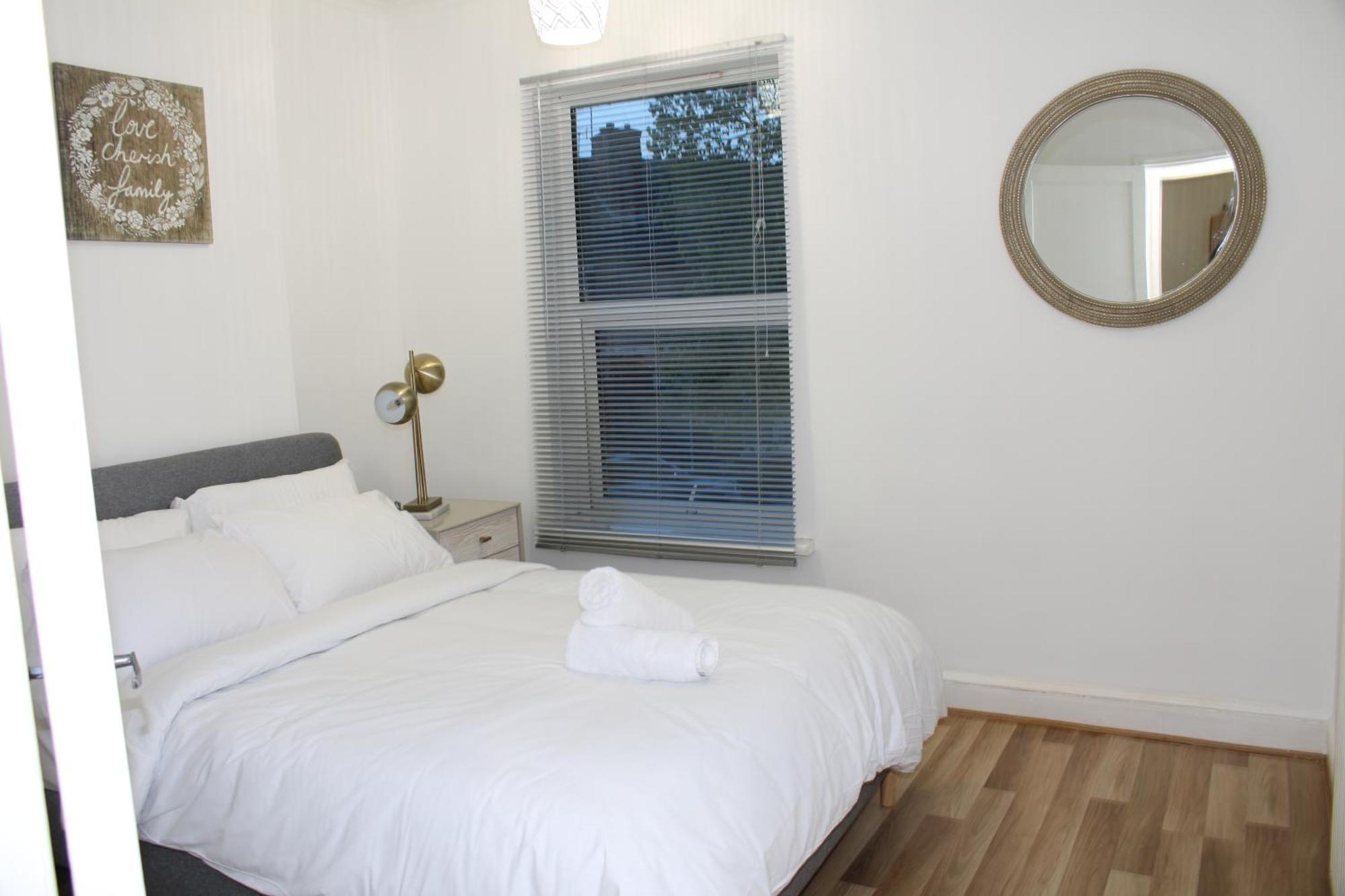 F2S Serviced Apartments 2Bedroom Terrace House With Free Wifi Netflix Suitable For Contractors Walking Distance To Train Station Derby Exterior foto