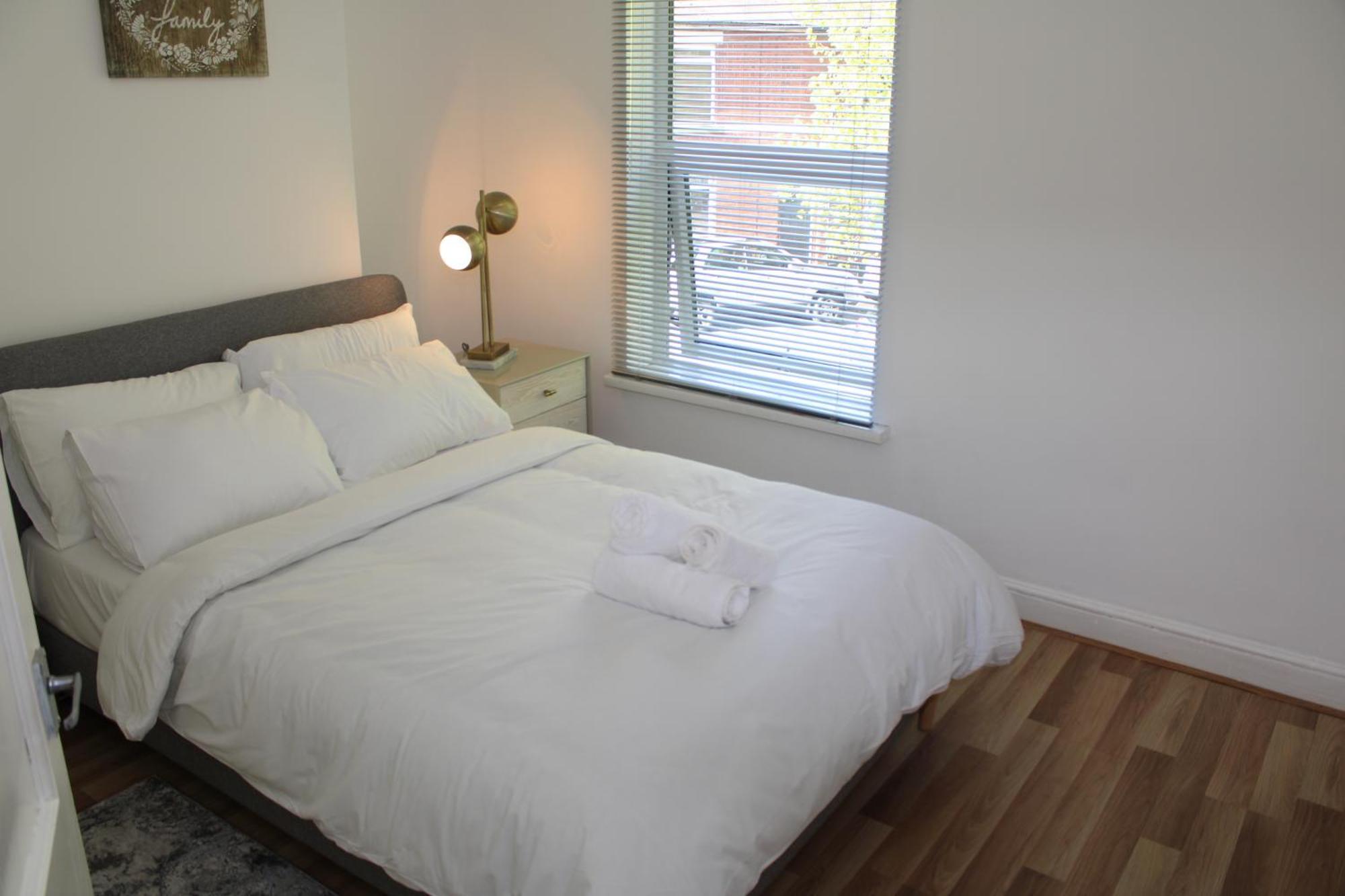 F2S Serviced Apartments 2Bedroom Terrace House With Free Wifi Netflix Suitable For Contractors Walking Distance To Train Station Derby Exterior foto
