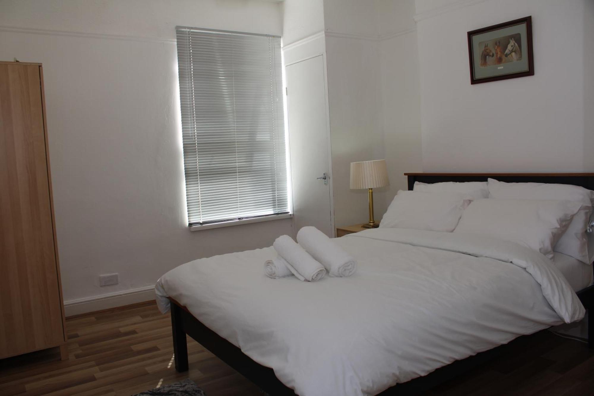 F2S Serviced Apartments 2Bedroom Terrace House With Free Wifi Netflix Suitable For Contractors Walking Distance To Train Station Derby Exterior foto