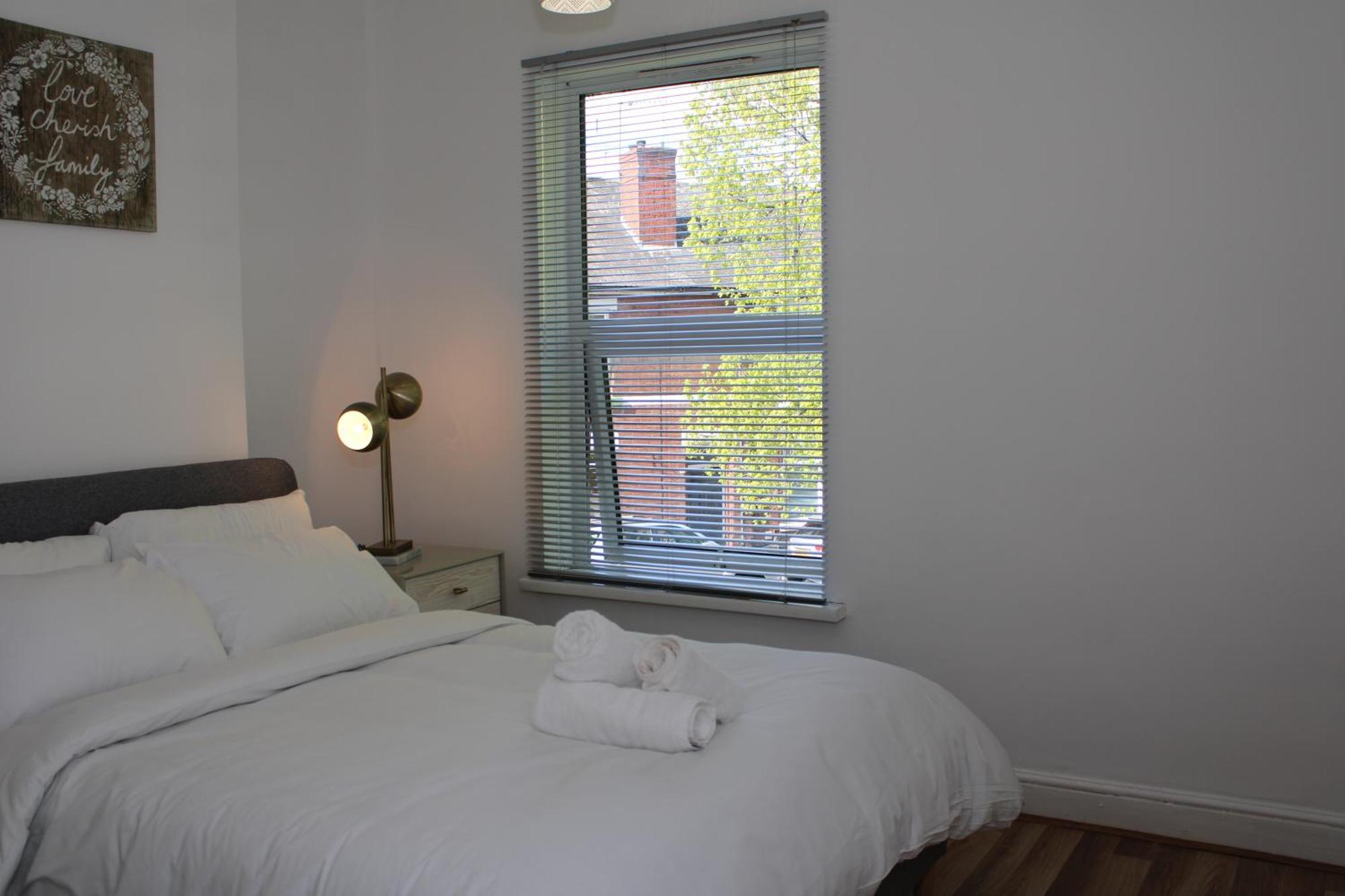 F2S Serviced Apartments 2Bedroom Terrace House With Free Wifi Netflix Suitable For Contractors Walking Distance To Train Station Derby Exterior foto