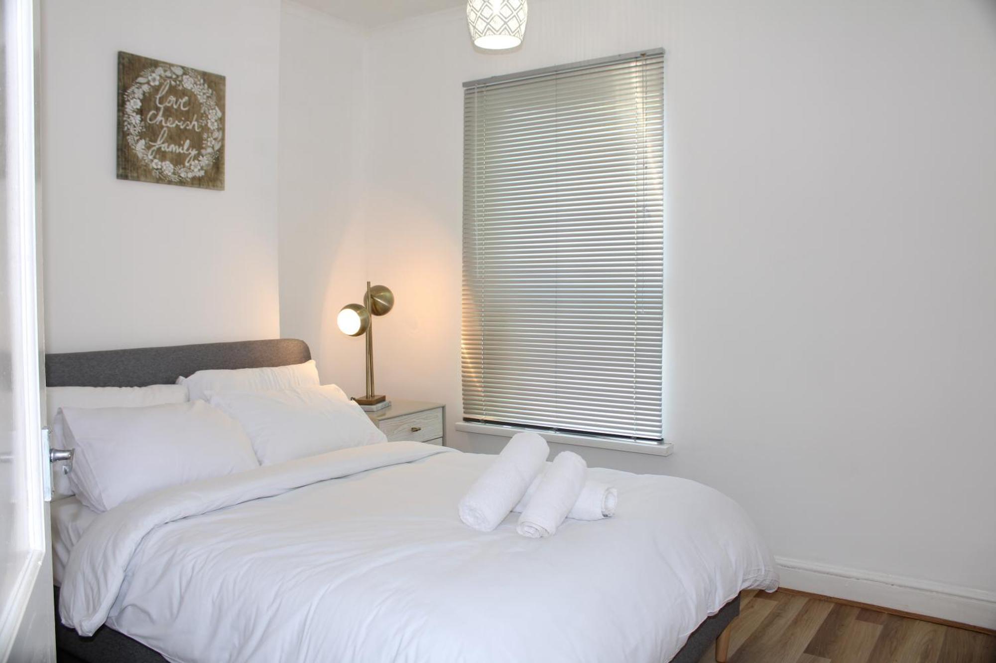 F2S Serviced Apartments 2Bedroom Terrace House With Free Wifi Netflix Suitable For Contractors Walking Distance To Train Station Derby Exterior foto