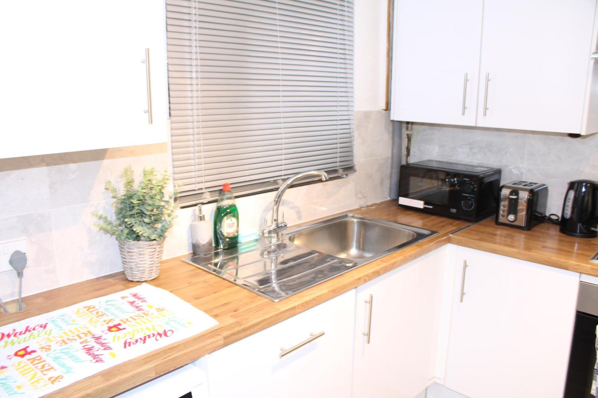 F2S Serviced Apartments 2Bedroom Terrace House With Free Wifi Netflix Suitable For Contractors Walking Distance To Train Station Derby Exterior foto
