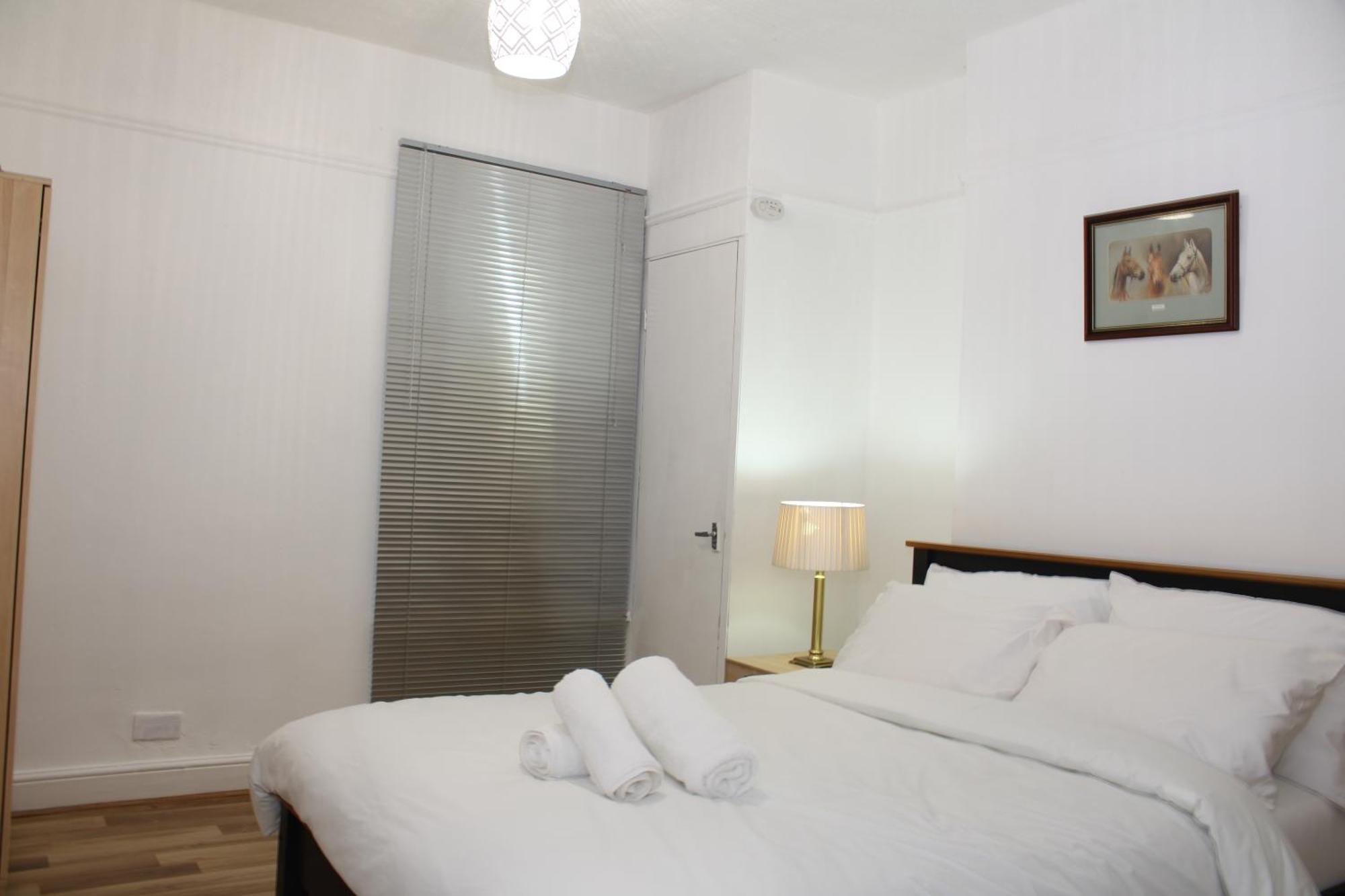 F2S Serviced Apartments 2Bedroom Terrace House With Free Wifi Netflix Suitable For Contractors Walking Distance To Train Station Derby Exterior foto