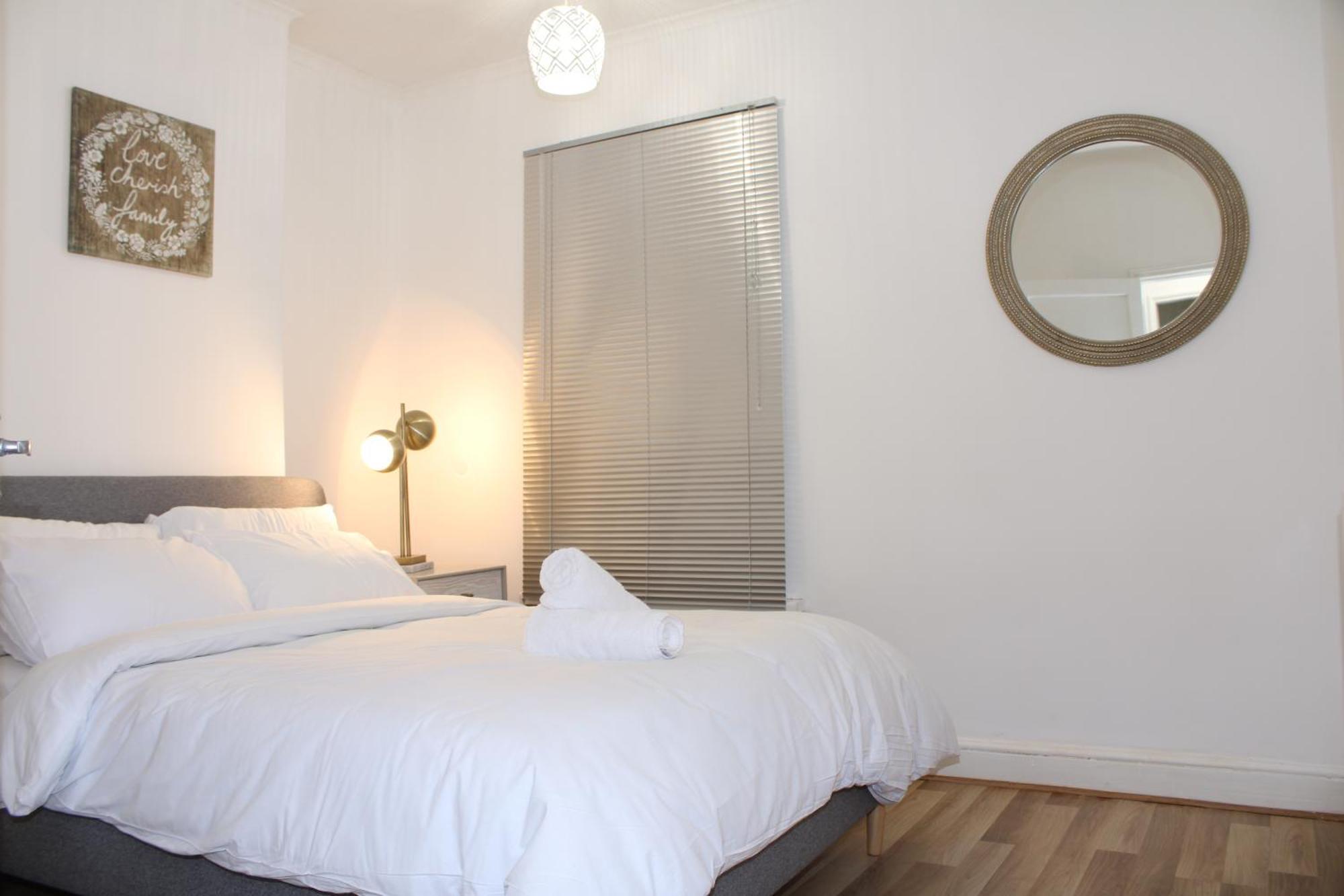 F2S Serviced Apartments 2Bedroom Terrace House With Free Wifi Netflix Suitable For Contractors Walking Distance To Train Station Derby Exterior foto